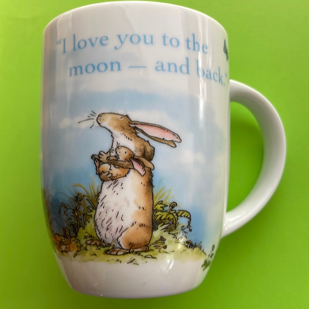 “I love you to the moon & back” mug.